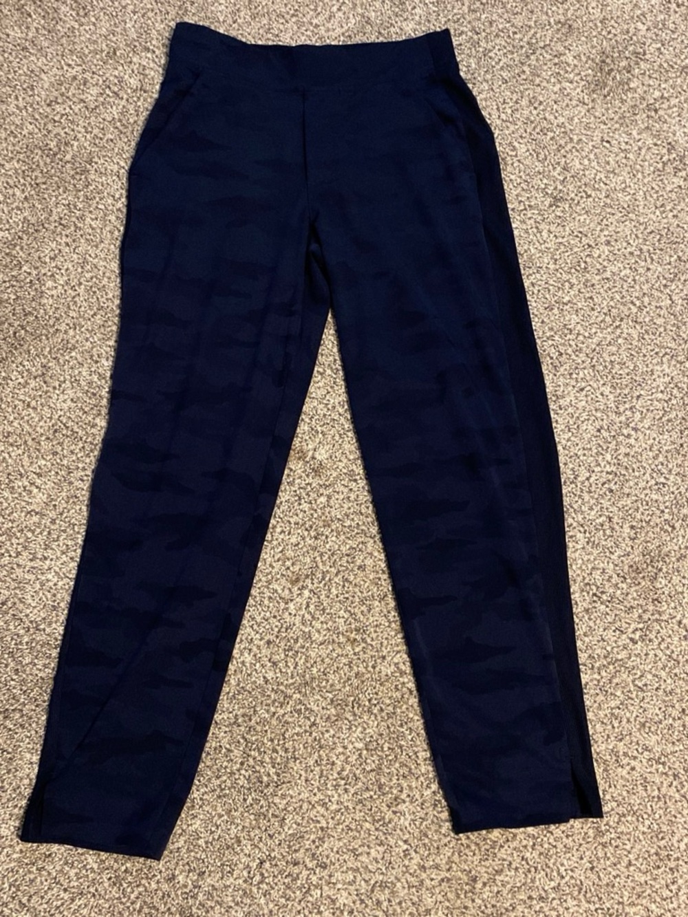 Athleta Women’s Navy Camouflage Performance Leggings Size 4